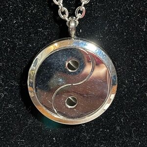 Yin yang locket diffuser